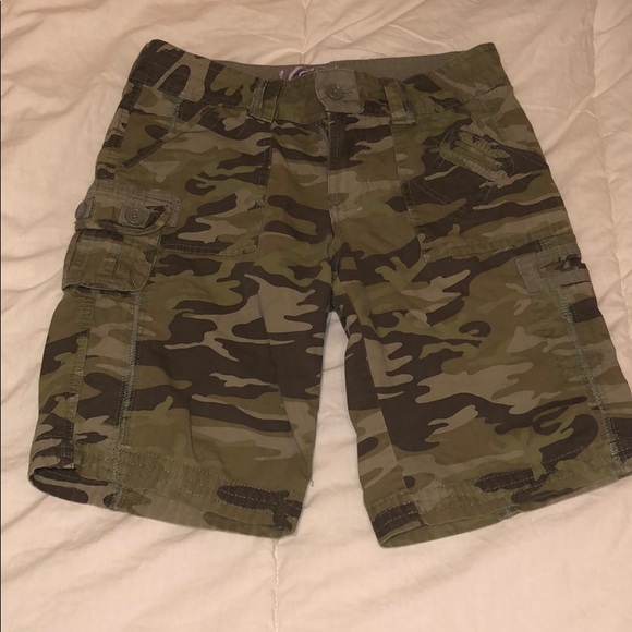Camouflage cargo shorts - Picture 1 of 3